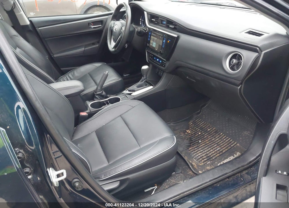 2019 TOYOTA COROLLA XLE VIN: 2T1BURHE6KC221998
