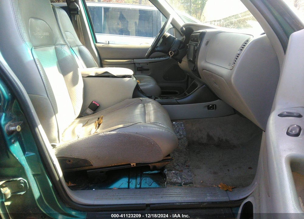 1998 MERCURY MOUNTAINEER VIN: 4M2ZU52E8WUJ15197