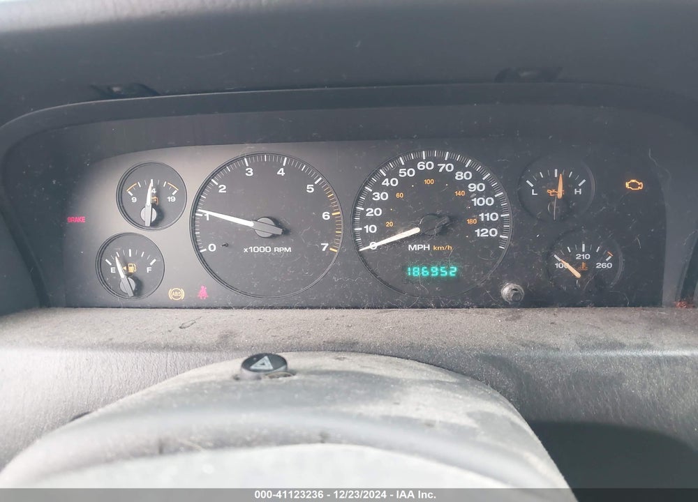 2004 JEEP GRAND CHEROKEE LAREDO VIN: 1J4GW48S74C279407