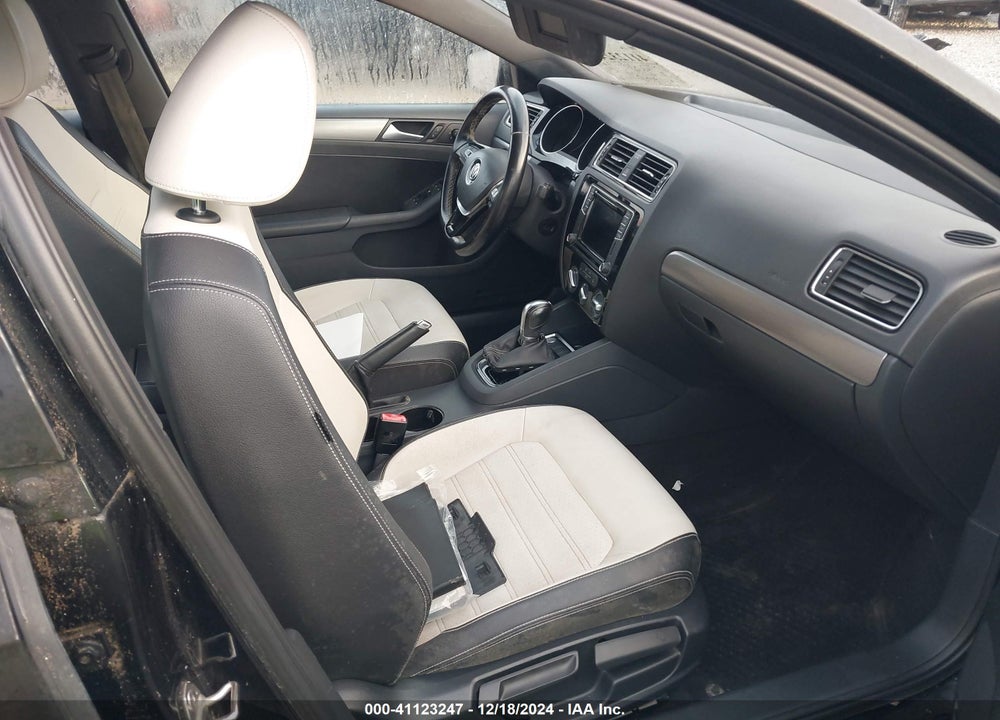 2016 VOLKSWAGEN JETTA VIN: 3VWD17AJ3GM411363