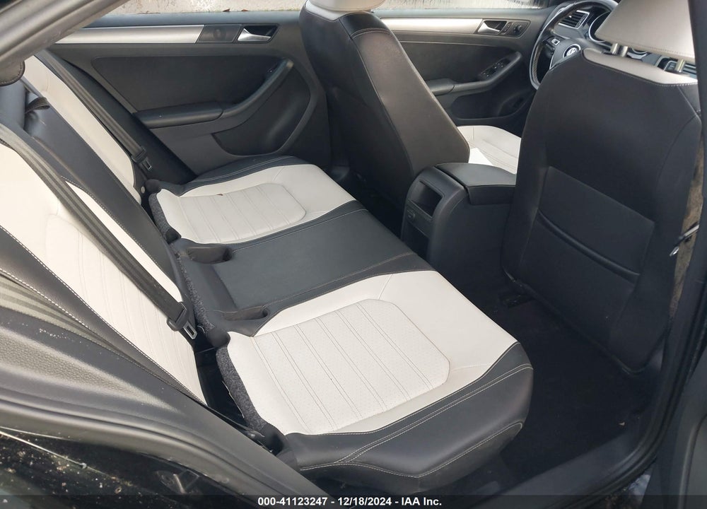 2016 VOLKSWAGEN JETTA VIN: 3VWD17AJ3GM411363