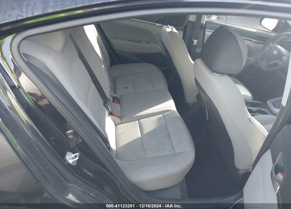 2018 HYUNDAI ELANTRA SEL VIN: 5NPD84LF2JH304047