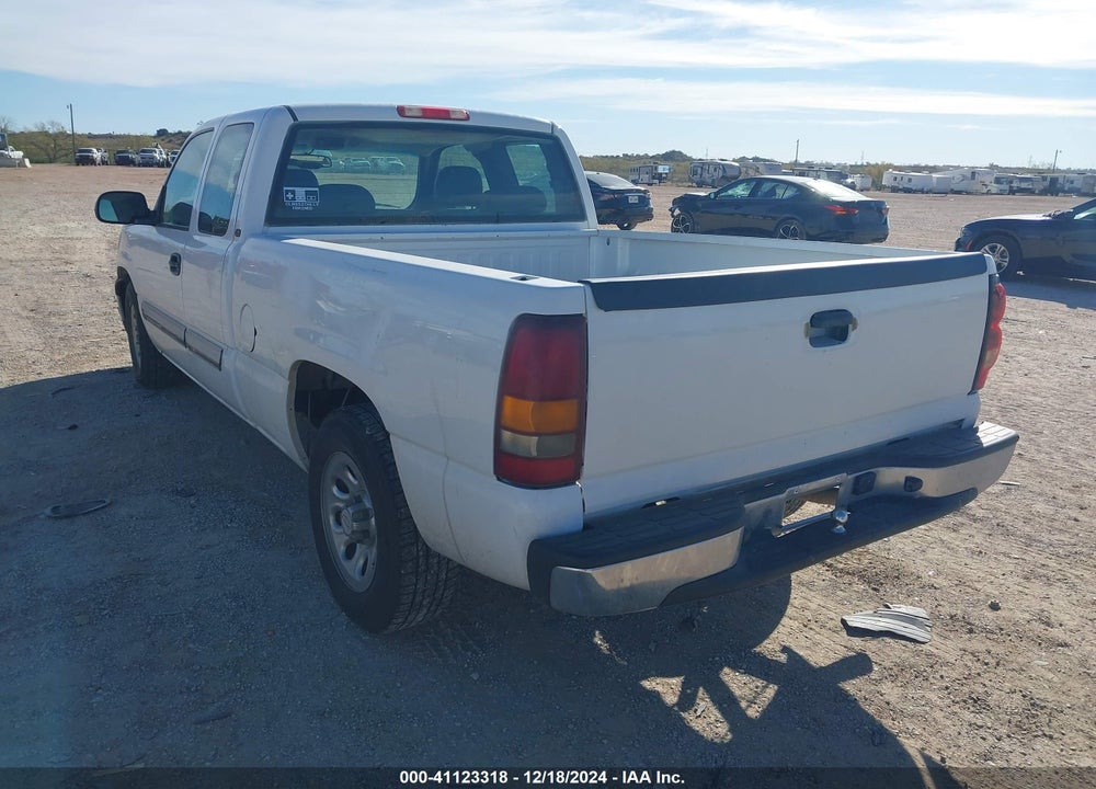 2005 CHEVROLET SILVERADO 1500 LS VIN: 2GCEC19V351366810