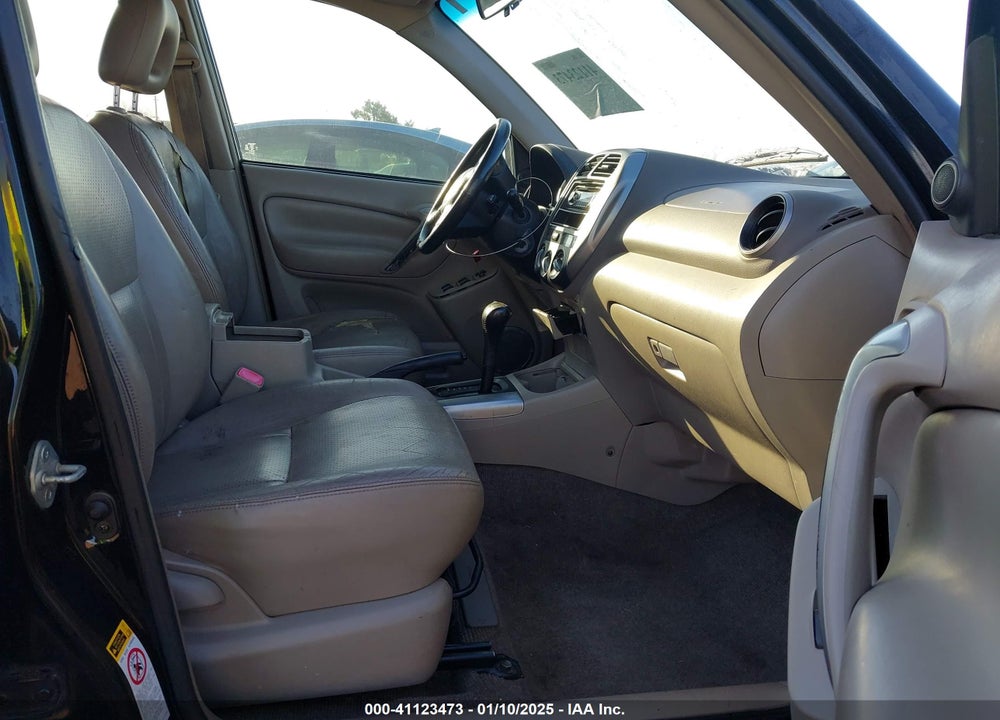 2005 TOYOTA RAV4 VIN: JTEHD20V050045148