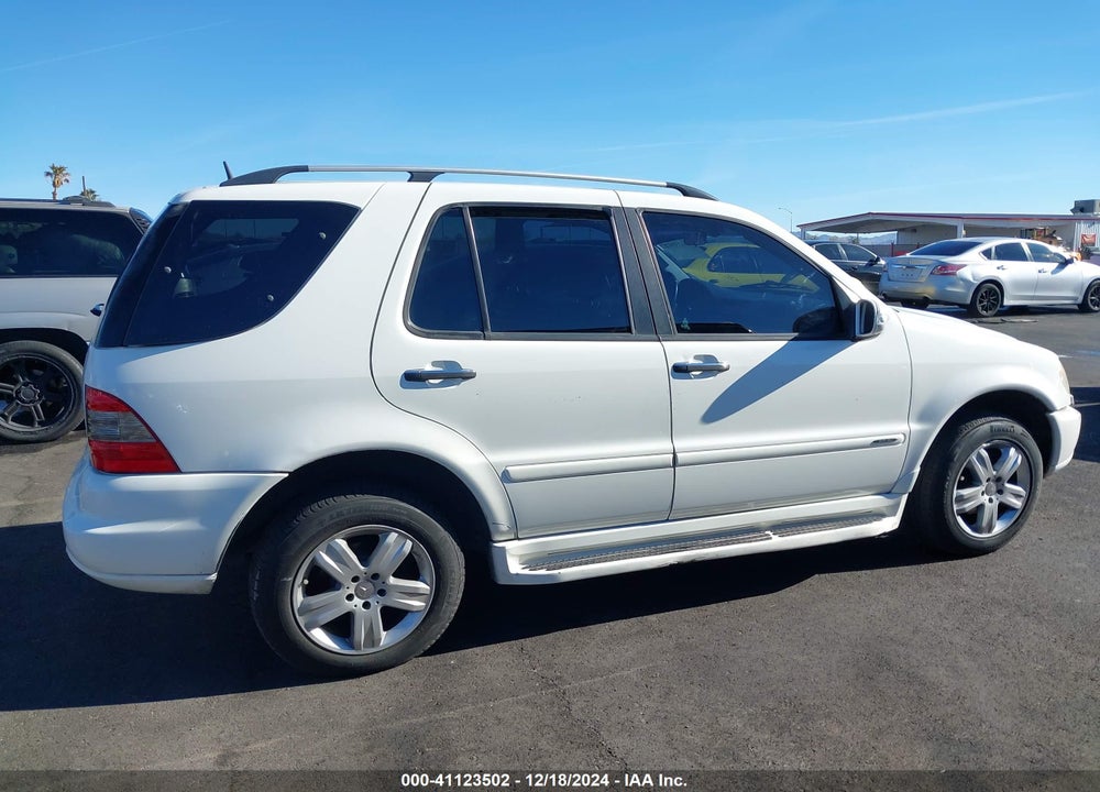 2005 MERCEDES-BENZ ML 350 4MATIC VIN: 4JGAB57E35A524558