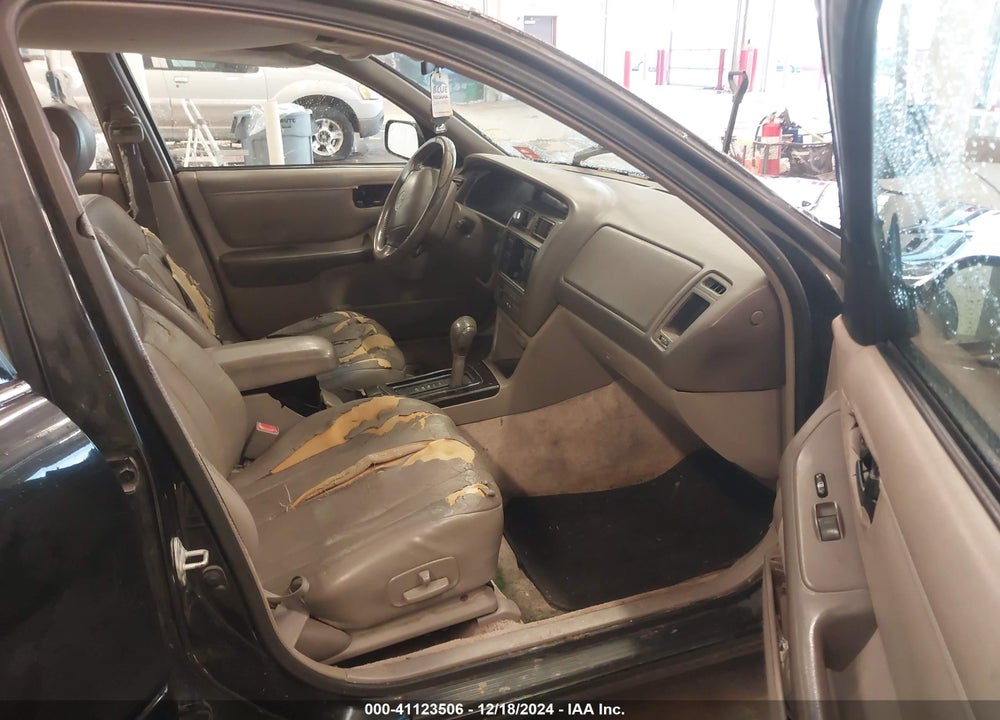 1997 TOYOTA AVALON XLS VIN: 4T1BF12B8VU205380