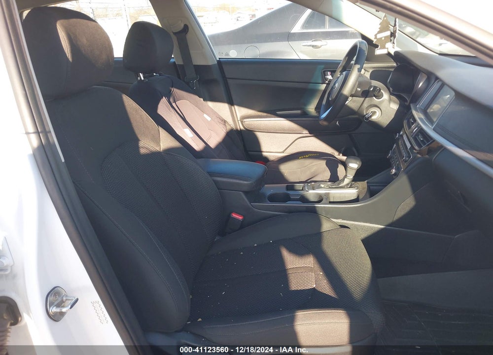 2020 KIA OPTIMA VIN: 5XXGT4L31LG427256