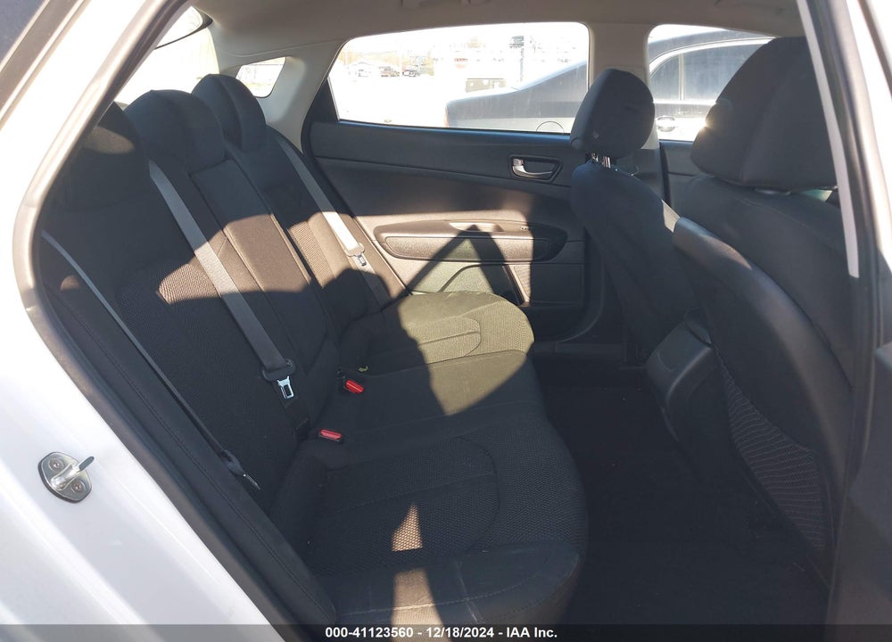 2020 KIA OPTIMA VIN: 5XXGT4L31LG427256