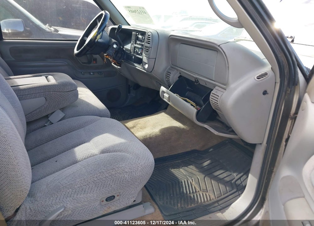 1998 CHEVROLET C1500 FLEETSIDE VIN: 2GCEC19M0W1147389