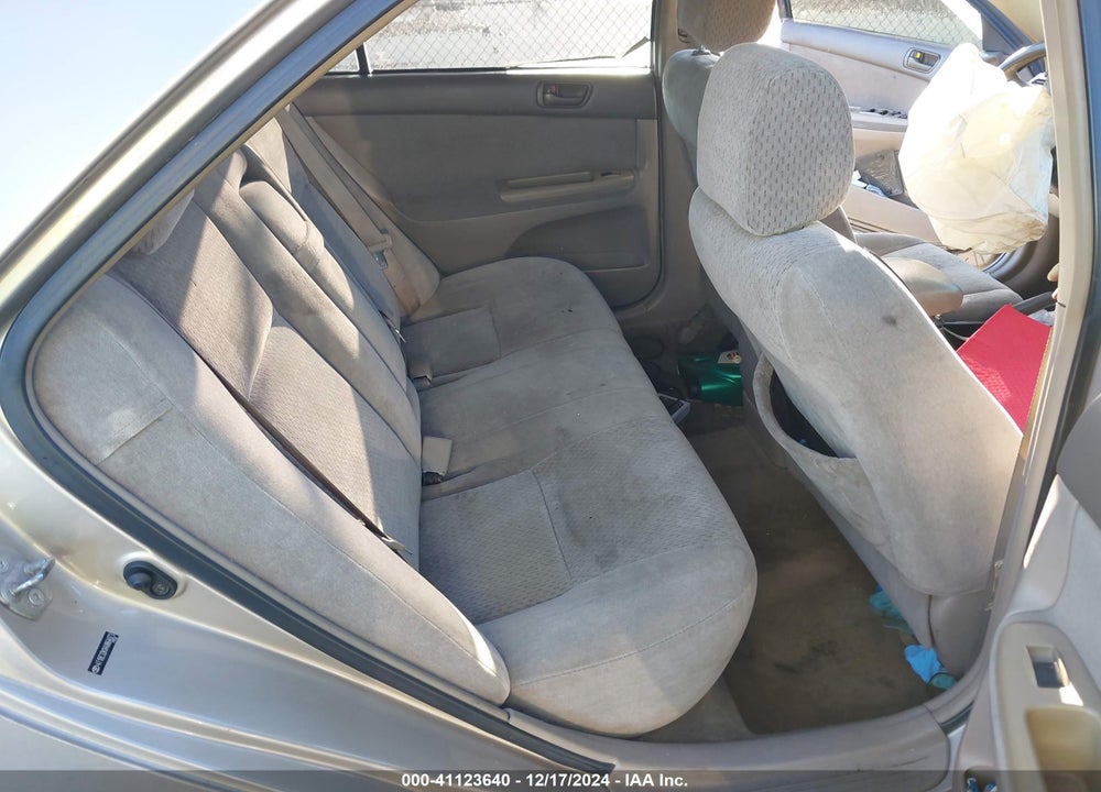 2004 TOYOTA CAMRY LE VIN: 4T1BE32KX4U864073