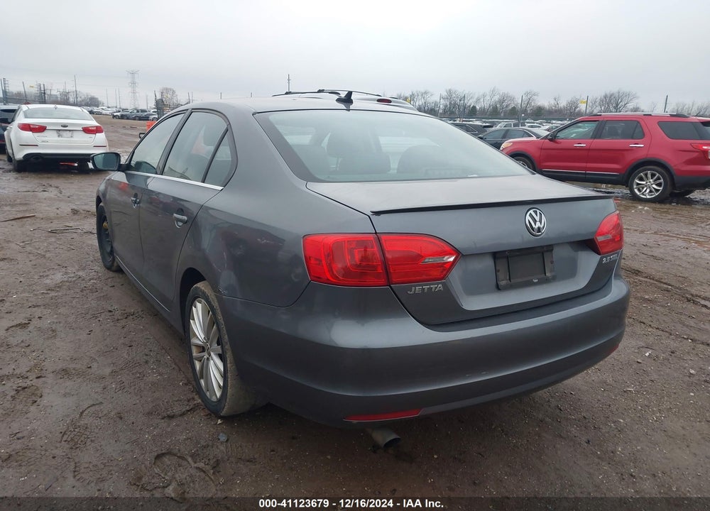 2012 VOLKSWAGEN JETTA 2.5L SEL VIN: 3VWLX7AJ1CM327661