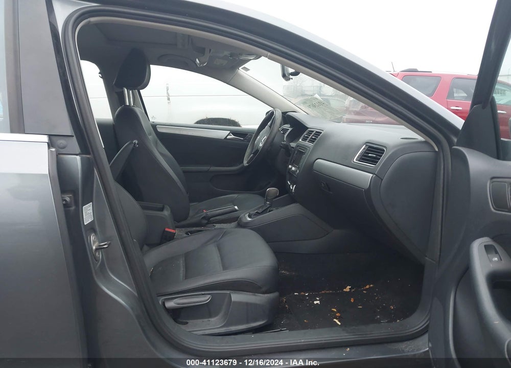 2012 VOLKSWAGEN JETTA 2.5L SEL VIN: 3VWLX7AJ1CM327661