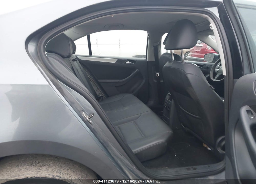 2012 VOLKSWAGEN JETTA 2.5L SEL VIN: 3VWLX7AJ1CM327661