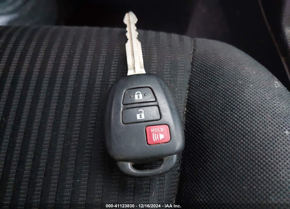 2015 TOYOTA RAV4 LE VIN: 2T3BFREV2FW306461