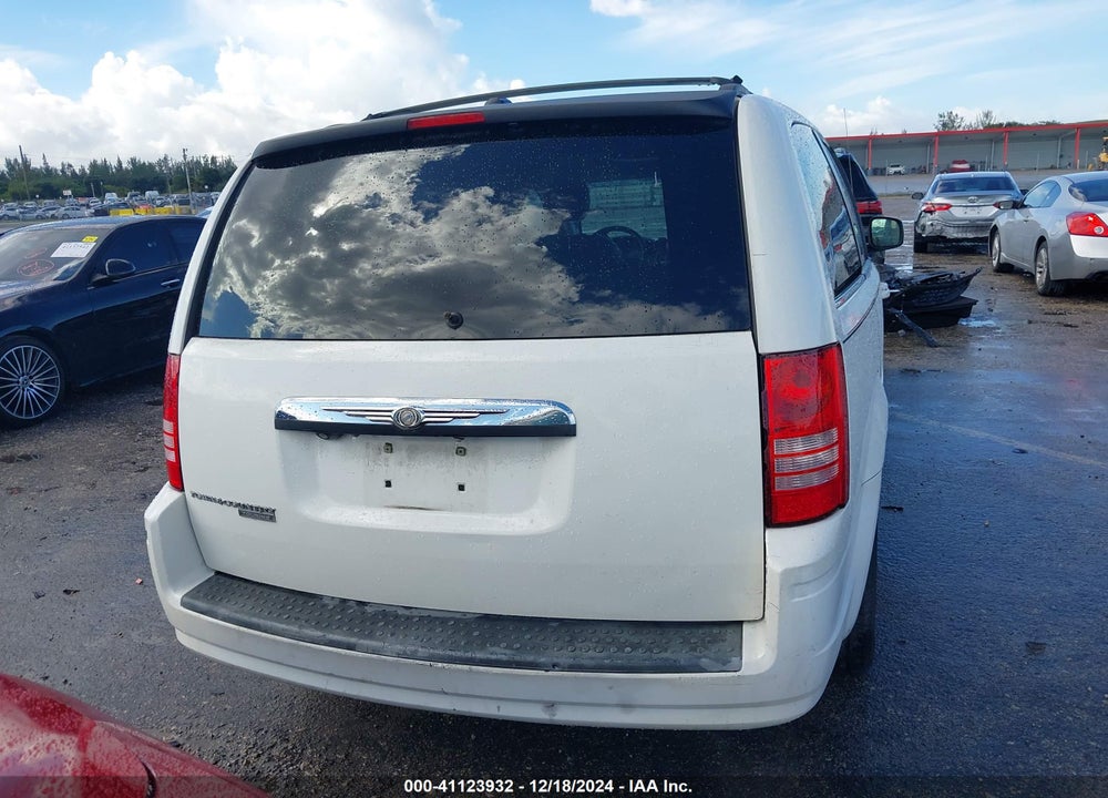 2008 CHRYSLER TOWN & COUNTRY TOURING VIN: 2A8HR54P68R138620