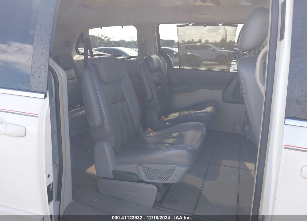 2008 CHRYSLER TOWN & COUNTRY TOURING VIN: 2A8HR54P68R138620