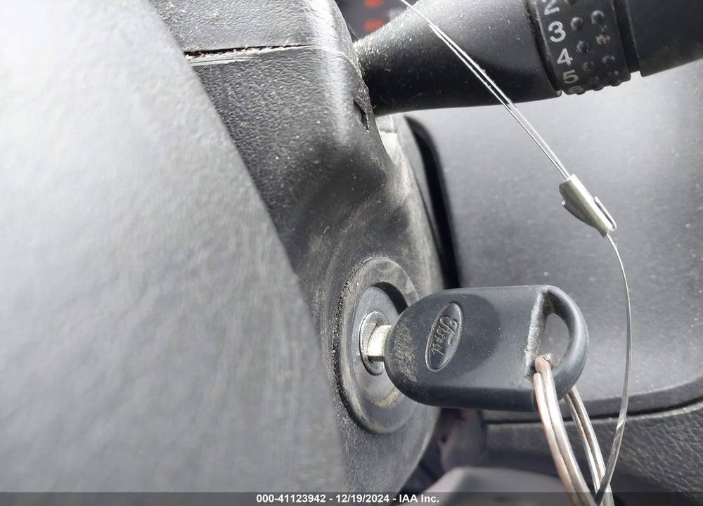 2007 FORD FOCUS S/SE/SES VIN: 1FAHP34N47W162474