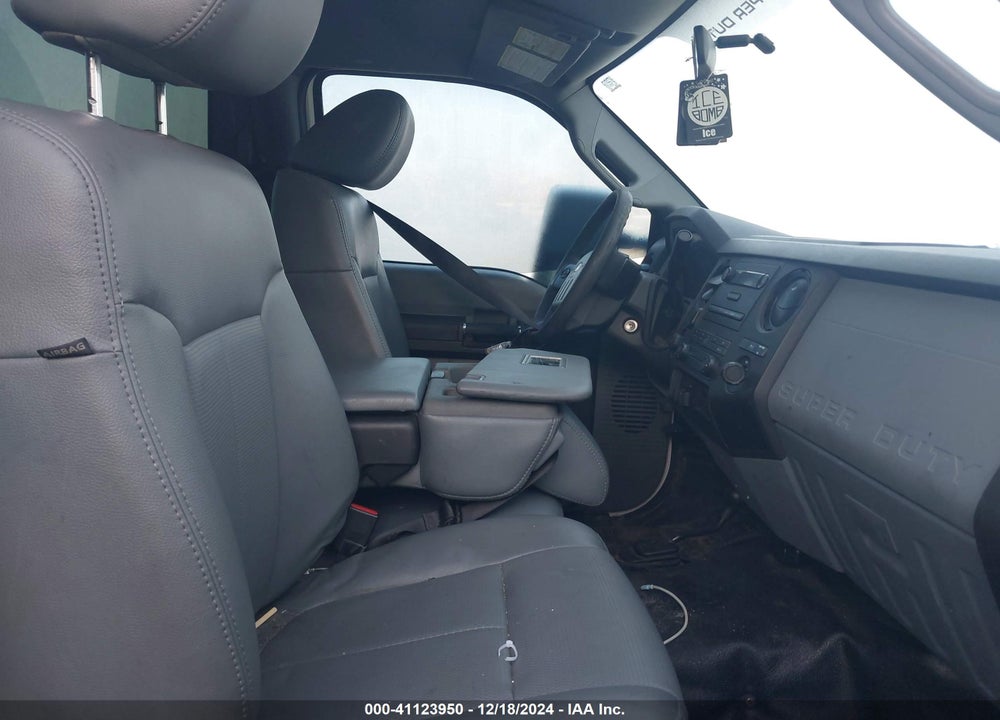 2011 FORD F-250 XL VIN: 1FTBF2B60BEB33593