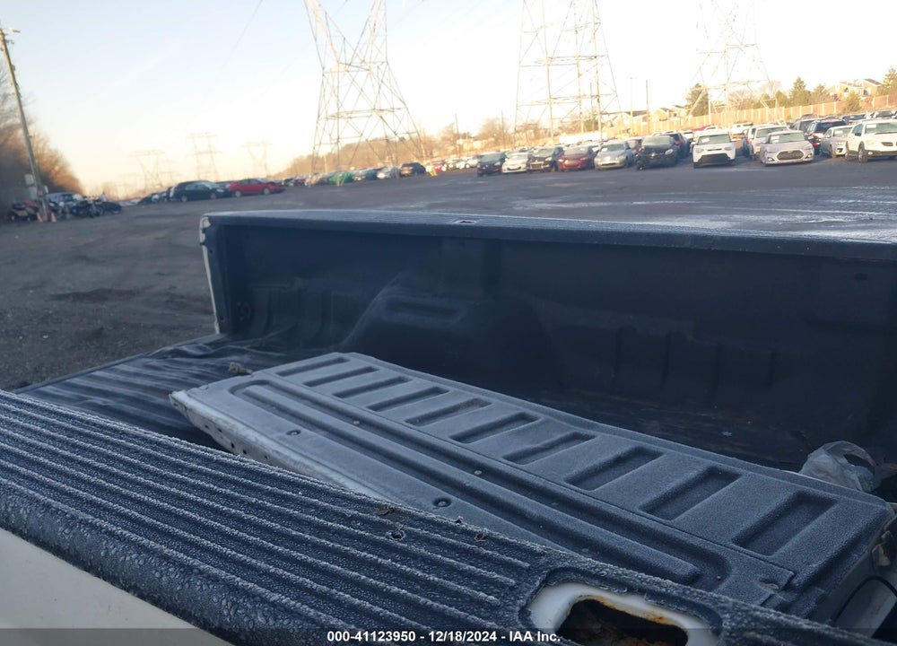 2011 FORD F-250 XL VIN: 1FTBF2B60BEB33593