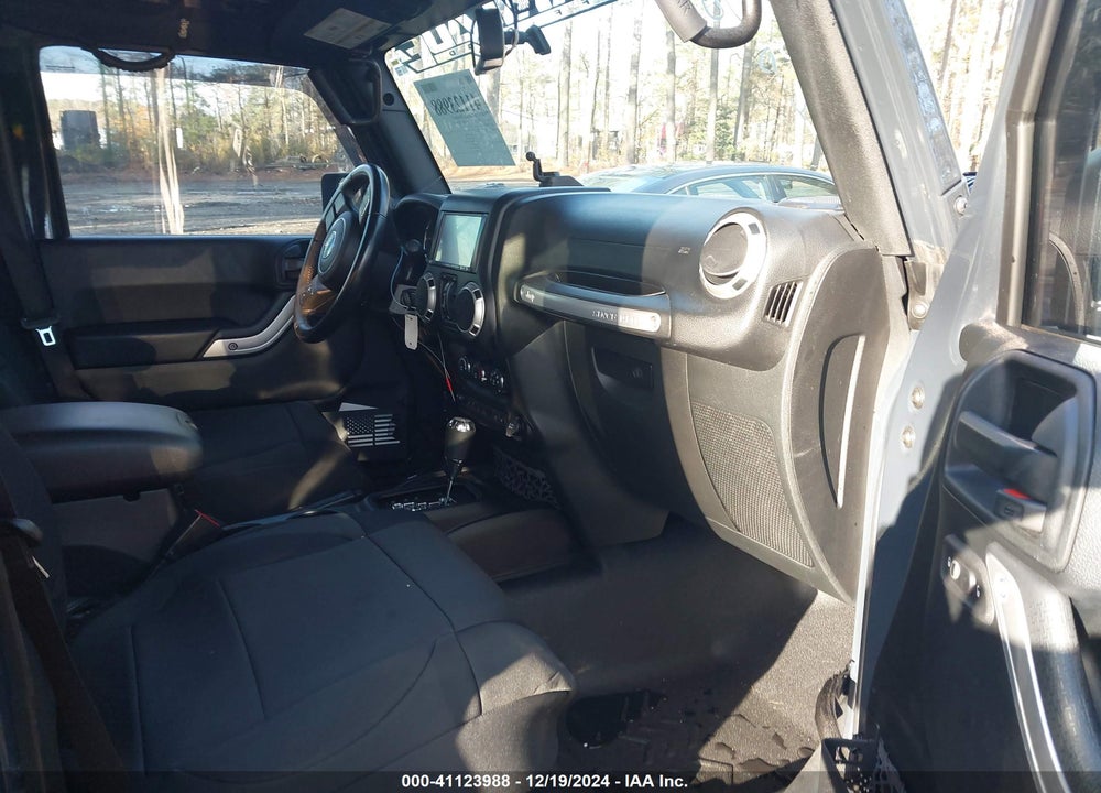 2018 JEEP WRANGLER JK UNLIMITED SAHARA 4X4 VIN: 1C4BJWEG1JL842456