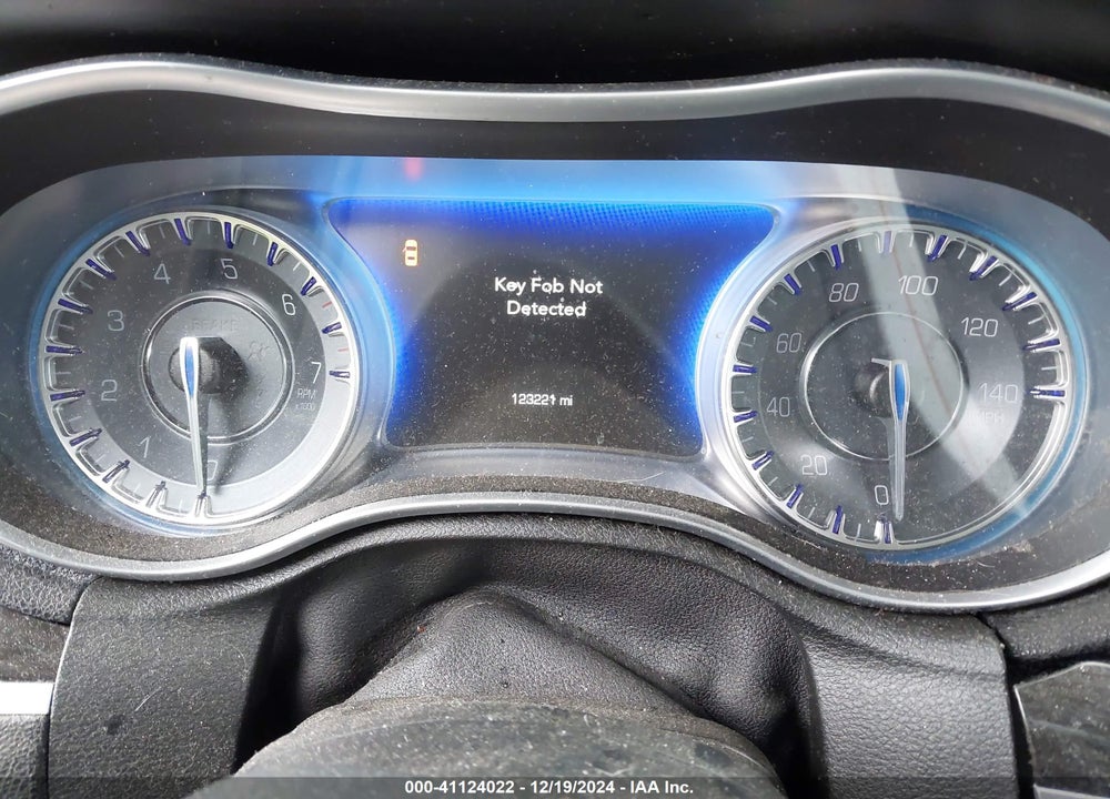 2015 CHRYSLER 300 LIMITED VIN: 2C3CCAAG6FH819268