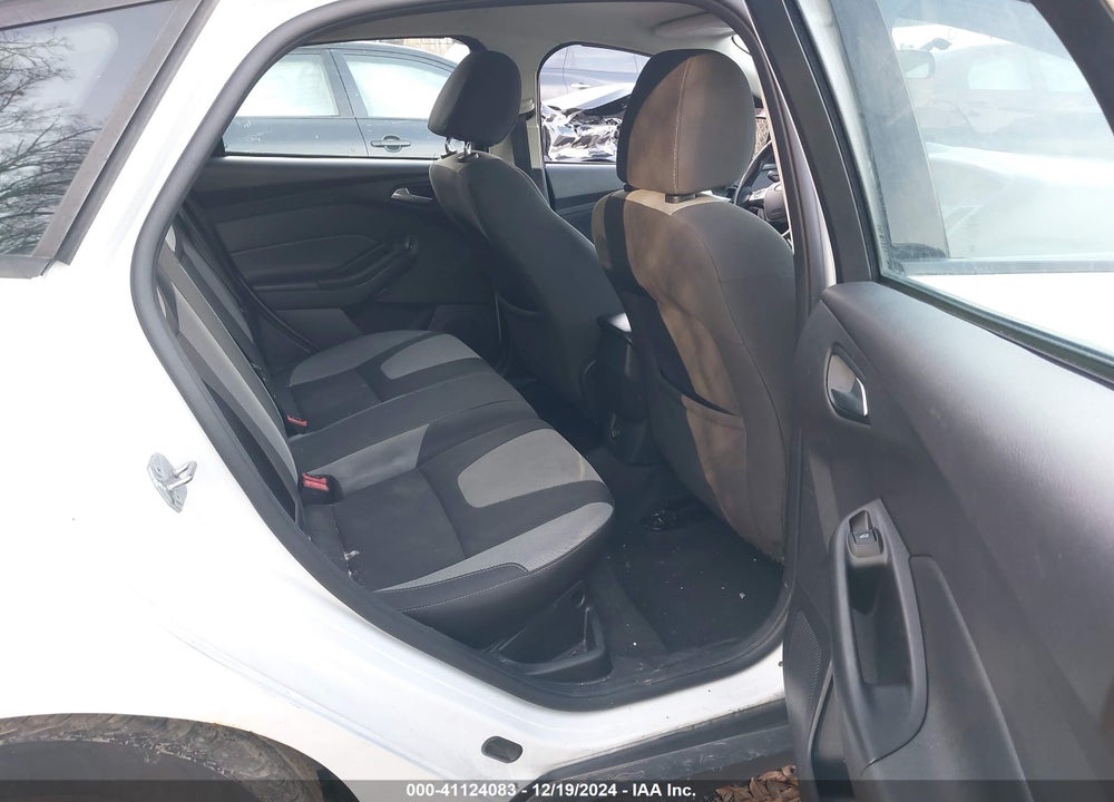 2014 FORD FOCUS SE VIN: 1FADP3K24EL395728