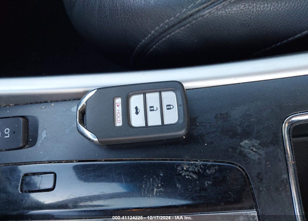 2013 HONDA ACCORD VIN: 1HGCT2B8XDA004612