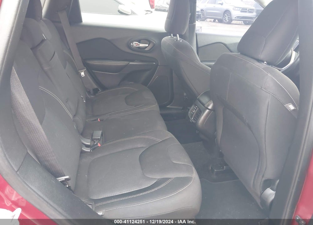 2015 JEEP CHEROKEE LATITUDE VIN: 1C4PJLCB5FW656131