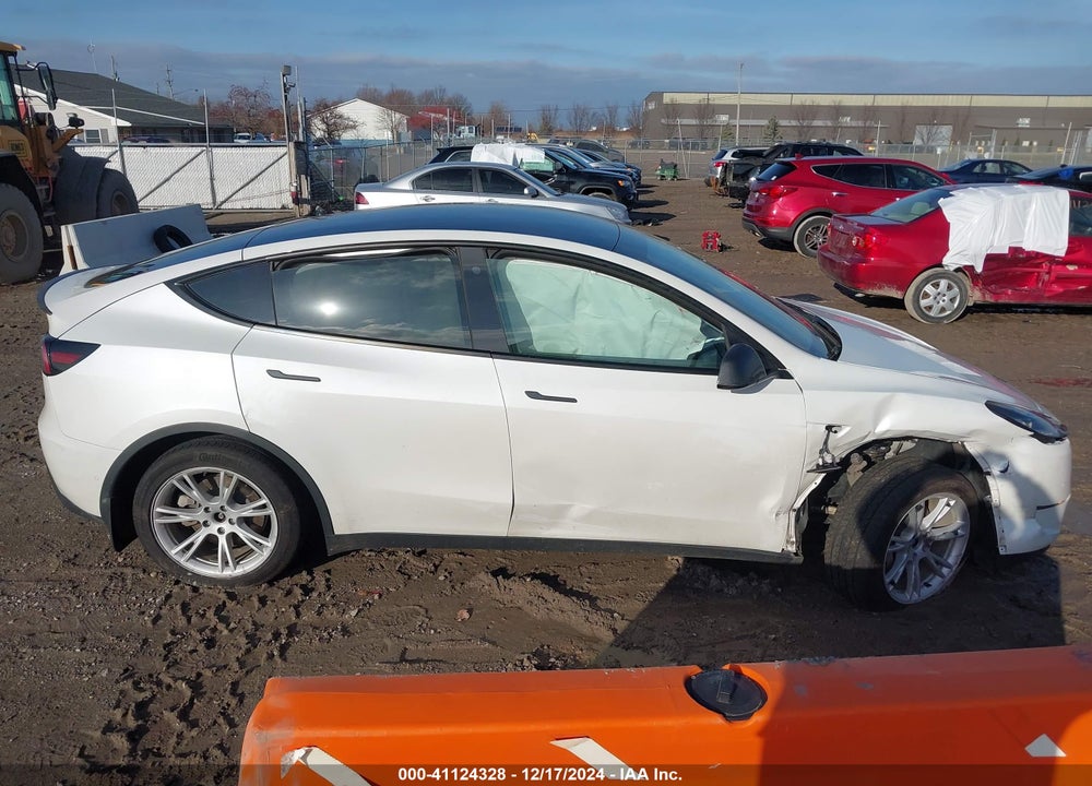 2021 TESLA MODEL Y LONG RANGE DUAL MOTOR ALL-WHEEL DRIVE VIN: 5YJYGDEE8MF263676