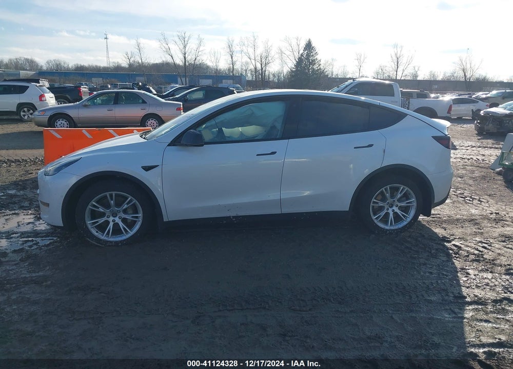 2021 TESLA MODEL Y LONG RANGE DUAL MOTOR ALL-WHEEL DRIVE VIN: 5YJYGDEE8MF263676