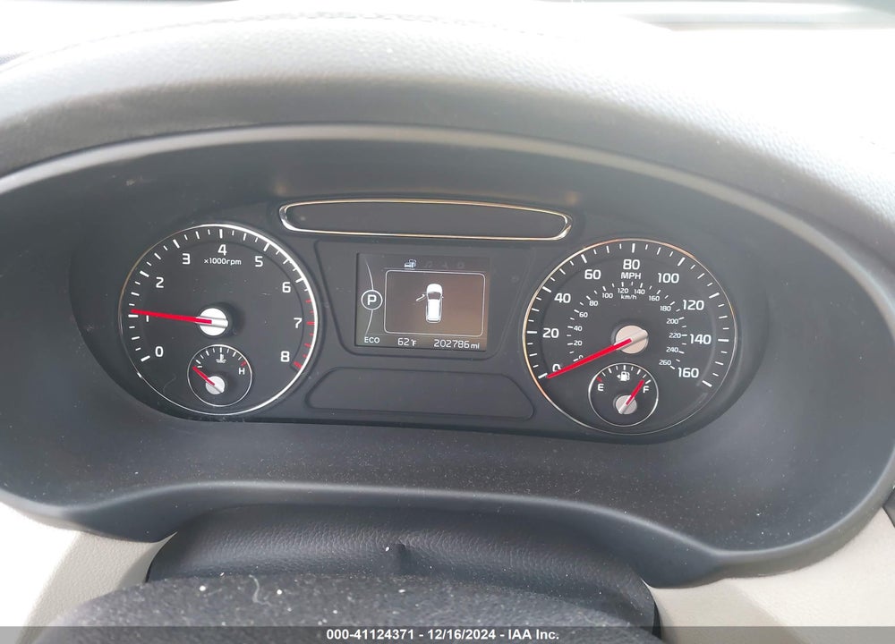 2016 KIA SORENTO 2.4L LX VIN: 5XYPG4A35GG091894