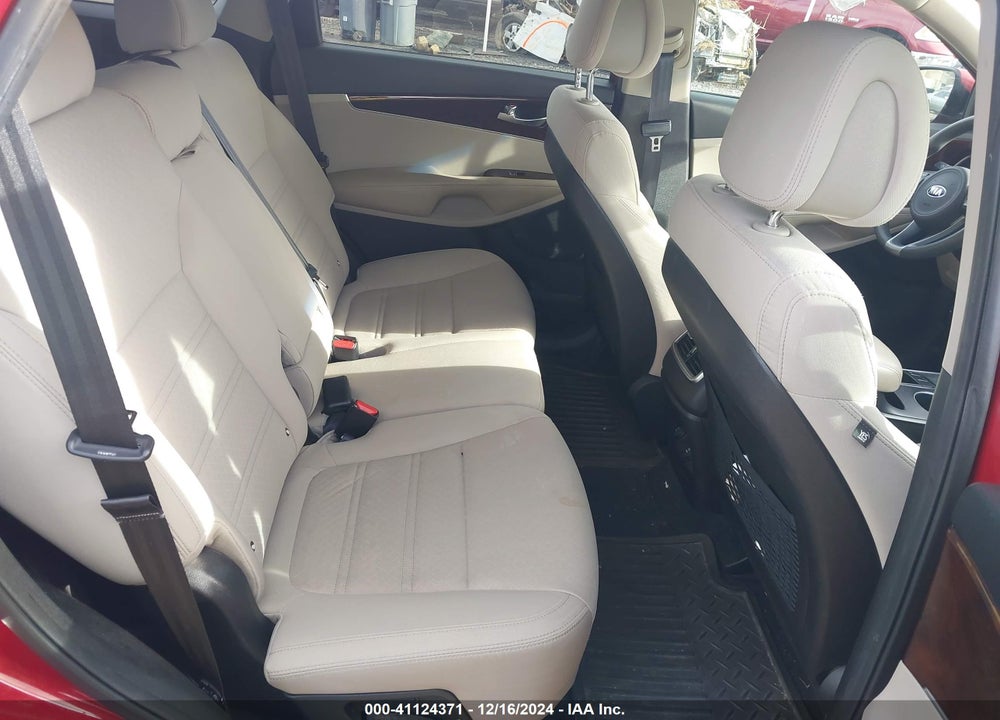 2016 KIA SORENTO 2.4L LX VIN: 5XYPG4A35GG091894