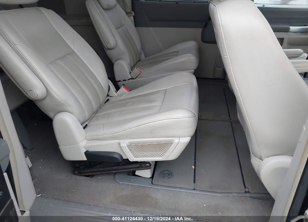 2008 CHRYSLER TOWN & COUNTRY TOURING VIN: 2A8HR54P98R108334