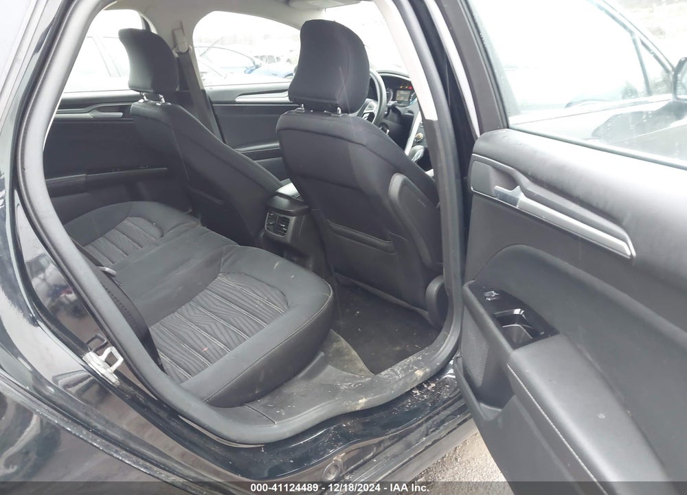 2016 FORD FUSION SE VIN: 3FA6P0H74GR184673