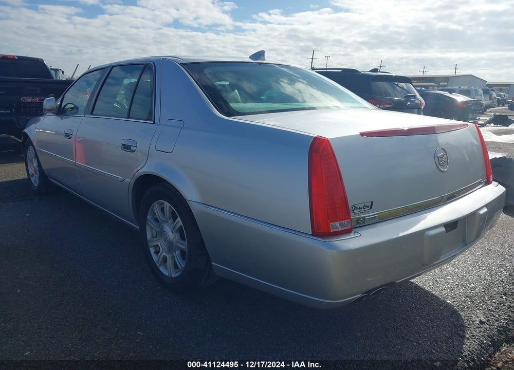 2011 CADILLAC DTS VIN: 1G6KA5E65BU116521
