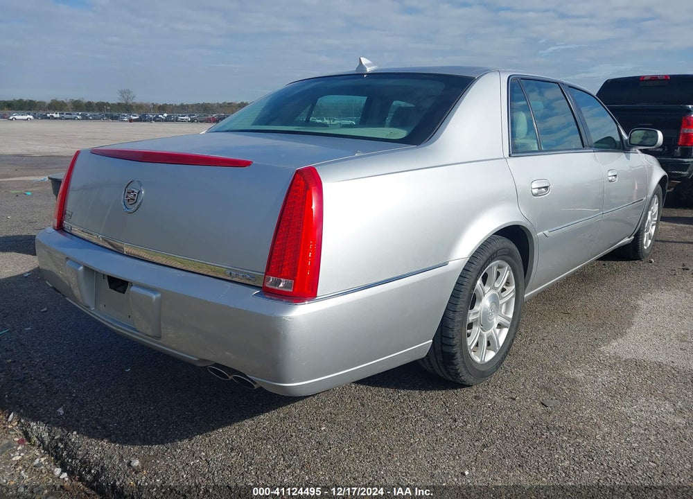 2011 CADILLAC DTS VIN: 1G6KA5E65BU116521