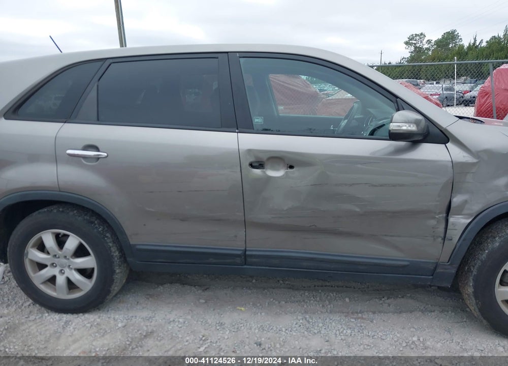 2013 KIA SORENTO LX VIN: 5XYKT4A1XDG324880