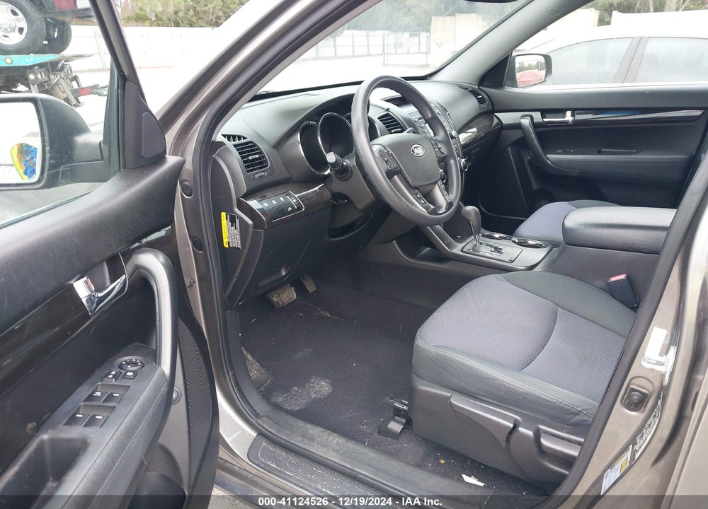 2013 KIA SORENTO LX VIN: 5XYKT4A1XDG324880