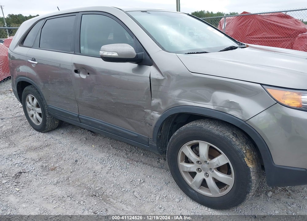 2013 KIA SORENTO LX VIN: 5XYKT4A1XDG324880