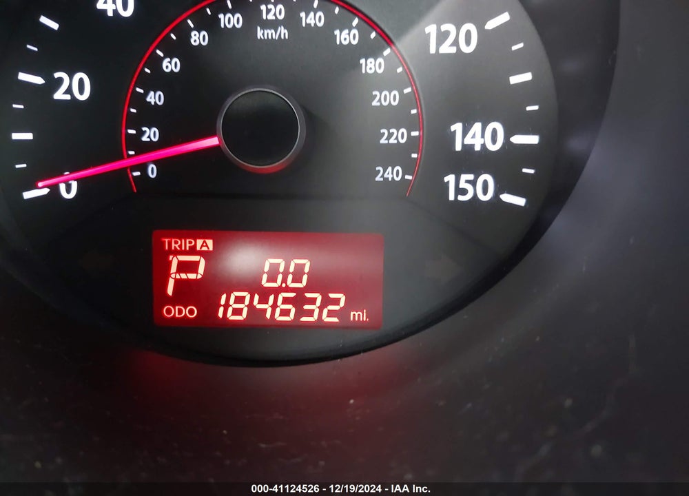 2013 KIA SORENTO LX VIN: 5XYKT4A1XDG324880