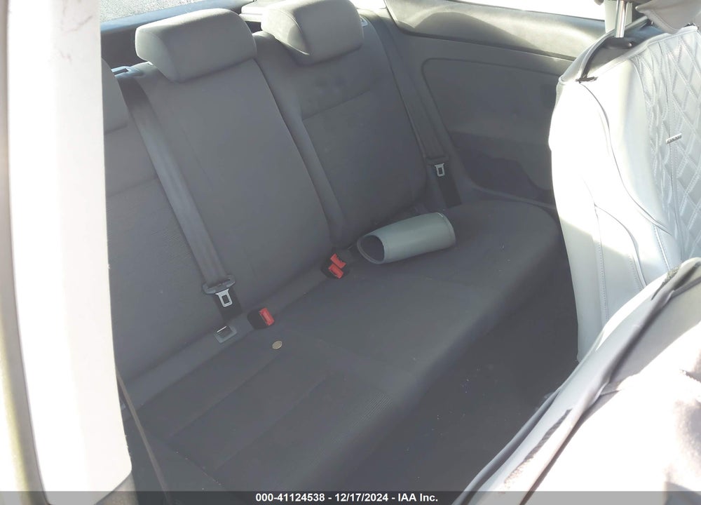 2007 VOLKSWAGEN RABBIT 2-DOOR VIN: WVWAR71K47W094071