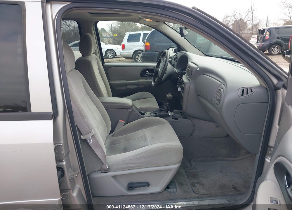 2006 CHEVROLET TRAILBLAZER LS VIN: 1GNDT13S962324239