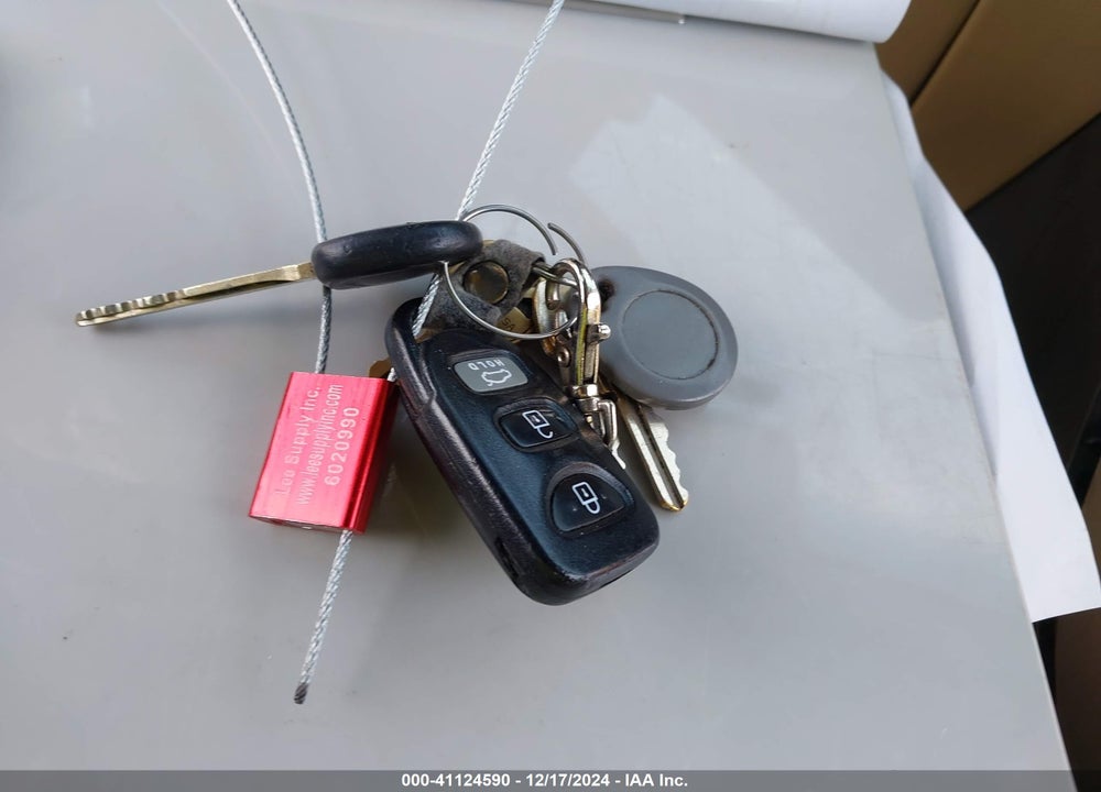 2013 HYUNDAI ELANTRA VIN: 5NPDH4AE1DH305026