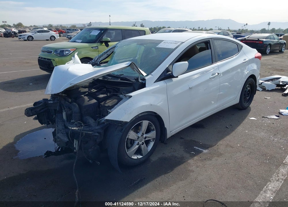 2013 HYUNDAI ELANTRA VIN: 5NPDH4AE1DH305026
