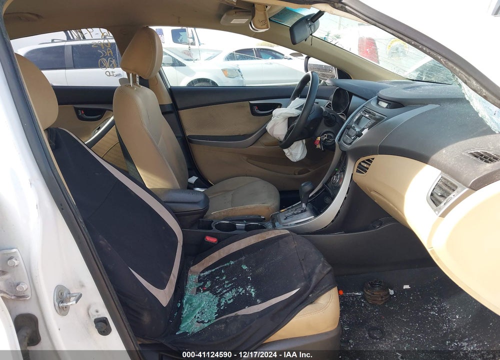 2013 HYUNDAI ELANTRA VIN: 5NPDH4AE1DH305026
