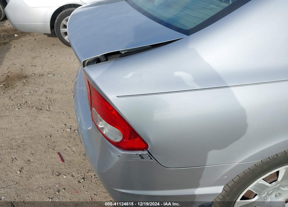 2010 HONDA CIVIC LX VIN: 19XFA1F50AE084572