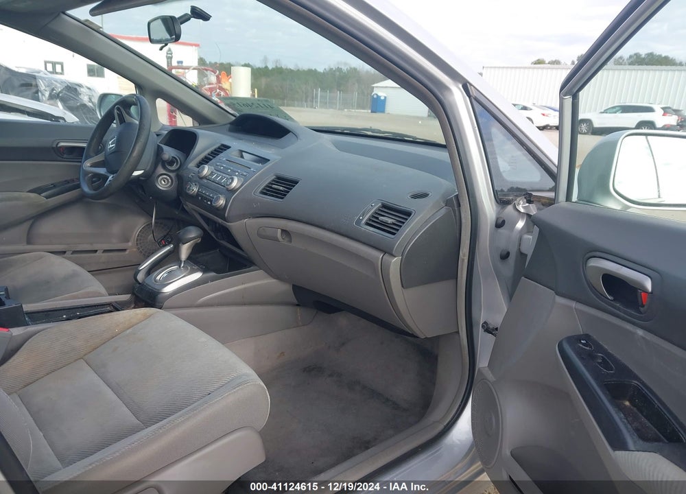 2010 HONDA CIVIC LX VIN: 19XFA1F50AE084572