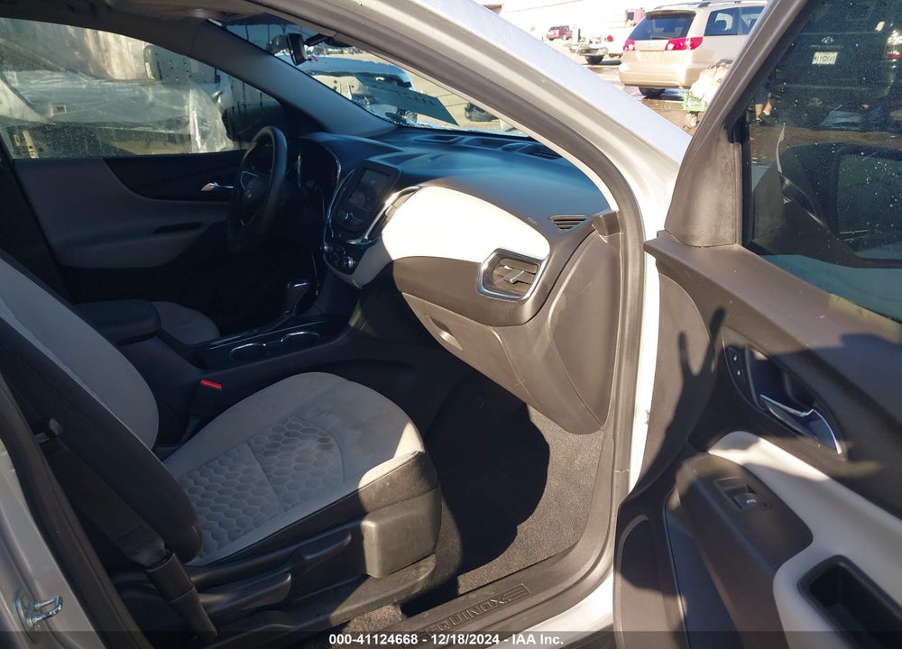 2020 CHEVROLET EQUINOX FWD LS VIN: 3GNAXHEV3LS679155