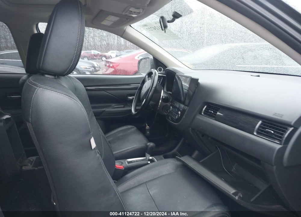 2016 MITSUBISHI OUTLANDER SE/SEL VIN: JA4AD3A36GZ010826