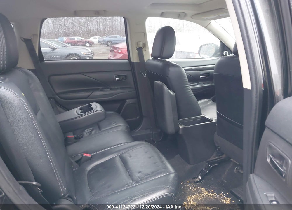 2016 MITSUBISHI OUTLANDER SE/SEL VIN: JA4AD3A36GZ010826